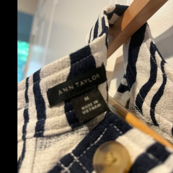 Ann Taylor - New Wave Sleeveless Top - Picture 6 of 6